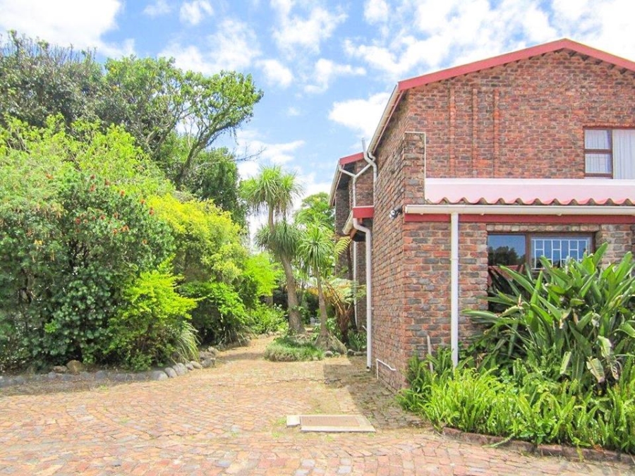 4 Bedroom Property for Sale in Beacon Bay Eastern Cape